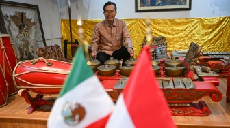 Duta Besar RI untuk Meksiko merangkap Belize, Republik El Salvador, dan Republik Guatemala, Toferry Primanda Soetikno berpose saat pemotretan di Kantor Kedubes RI di Mexico City, Meksiko, Jumat (12/6/2026) waktu setempat. [ANTARA FOTO/Aditya Pradana Putra/tom]
