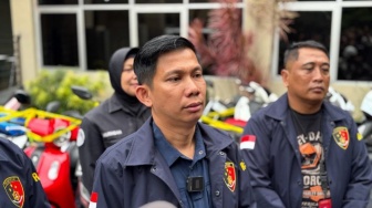 Ojol di Bandung Bersimbah Darah Ditebas Celurit, Motor Dibawa Kabur Begal Jalan Cikawao