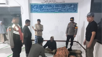 Lansia Dikira Tertidur di Lantai Atas Masjid Metro, Saat Dibangunkan Ternyata Sudah Tiada