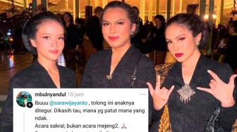 Viral Peserta Pria Pakai Kebaya di Malam 1 Suro Pura Mangkunegaran Surakarta