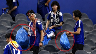 Aksi Fans Timnas Jepang Bersih-bersih Stadion Dihujani Kritik, Kenapa?