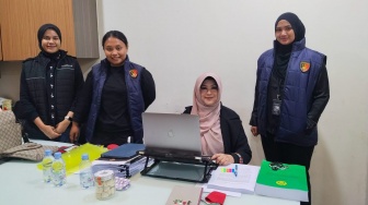 Ditemani Polwan, Momen dr Tifa Ujian S3 di Kantor Polisi usai Ditangkap Kasus Ijazah Jokowi