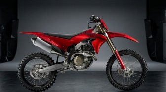 Pesona Ducati Desmo250 MX: Motor Trail Ber-DNA Superbike, Punya Fitur Quickshifter