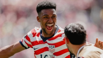 Bek Amerika Serikat Emosional Cetak Gol Piala Dunia, Kenang Jejak Sang Ayah di Seattle