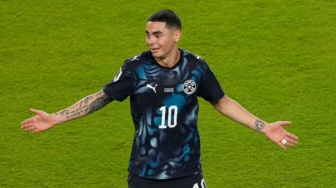 Gara-Gara Tutup Mulut, Almiron Jadi Korban Pertama Aturan Baru Piala Dunia