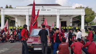 Kades Curhat Harus Urus Kopdes hingga Program Lain Terabaikan, Ratusan Mahasiswa Geruduk DPRD DIY
