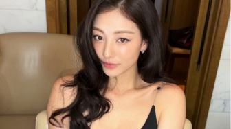 4 OOTD Edgy Streetwear ala Jihyo TWICE yang Siap Bikin Kamu Makin Pede!