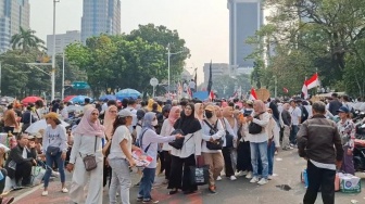Dari Ulat di Sayuran hingga Korupsi, Warga Ini Tetap Kukuh MBG Harus Jalan