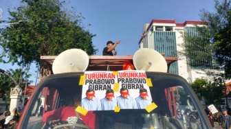 Dosen Unair Ikut Demo Bersama Aliansi Rakyat Surabaya Menggugat, Tuntut Prabowo-Gibran Mundur