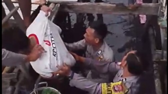 Drama Pencuri HP Terjun ke Laut Demi Hindari Kejaran Polisi di Bandar Lampung
