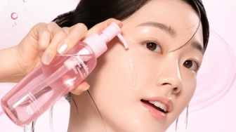 4 Cleansing Oil Squalane, Angkat Makeup Kulit Kering dan Rawat Skin Barrier