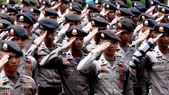 Loker Sipil Dibatasi Usia 25, tapi Pensiun Polisi Malah Diperpanjang!