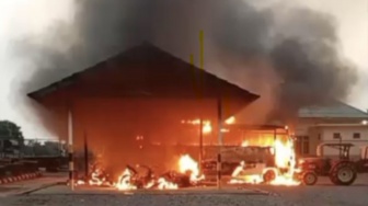 Dua Warga Alami Luka Tembak, Mess PT BCP Dibakar: Apa yang Terjadi di Lempuing?