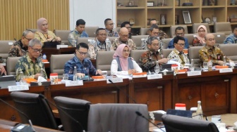 Dian Siswarini Dipuji DPR, Telkom Kantongi Pendapatan Rp146,7 Triliun