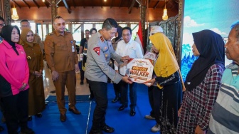 Sentuh Seribuan Warga, Kapolda Jateng Pimpin Langsung Bakti Kesehatan Gratis di Tegal