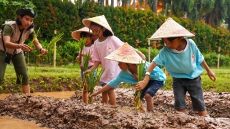 Jangan Terlalu Melarang! Psikolog Ungkap Pentingnya Anak Bermain Bebas Saat Liburan