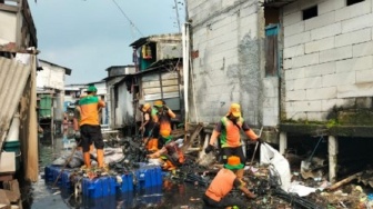 Lima Hari Baru Bersih, 55,7 Ton Sampah Diangkut dari Kali Gendong Muara Baru