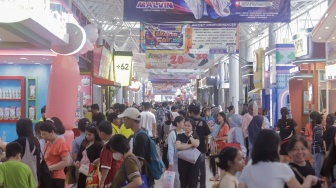 Aktivitas warga saat mengunjungi Jakarta Fair 2026 di Jiexpo Kemayoran, Jakarta, Kamis (25/6/2026). [Suara.com/Alfian Winanto]