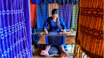 Diplomasi Tenun di Vatikan: Tamparan buat Fast Fashion?