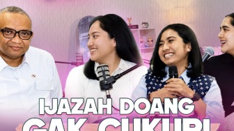 Podcast Tiga Dara: Wamenaker Blak-blakan, Sebut Ijazah Sudah Bukan Modal Cari Kerja!