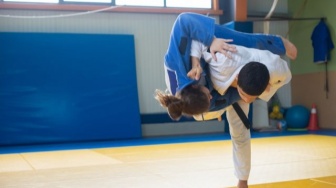 Saat Fisika Bertemu Bela Diri: Seni Mengalahkan Lawan Tanpa Kekuatan Kasar Lewat Jiu-Jitsu