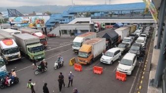 Investasi Kapal Miliaran Sia-sia? Ini Penyebab Utama Kapal Menumpuk di Pelabuhan Ketapang