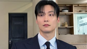 4 Padu Paddan OOTD Sleek Minimalist ala Heo Nam Joon untuk Segala Momen!