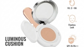 Review Azzura Luminous Cushion: Harga Terjangkau, Wajah Glowing Instan
