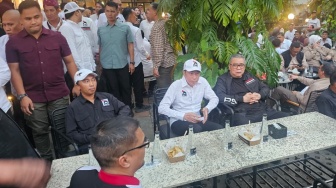 Kenakan Baju PSI, Jokowi Beri Sinyal: Kalau Sudah Memakai, Artinya Tahu Sendiri