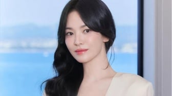 Song Hye Kyo Resmi Akhiri Kontrak dengan UAA Setelah 14 Tahun Bersama