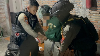 Gercep! Tim Sparta Solo Amankan Terduga Maling Motor yang Dikepung Warga di Kadipiro