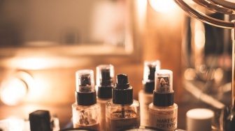 4 Setting Spray Murah Meriah di Bawah Rp50 Ribuan, Tetap Tahan Lama dan Glowing, Kok!