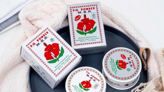 Bedak MBK Digunakan untuk Apa? Ketahui Beda Kemasan Putih dan Silver
