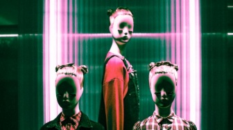 Melihat Bukan Lagi Berarti Percaya: Mengapa Era Deepfake Adalah Ancaman Nyata bagi Realitas Kita