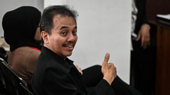 Tersangka kasus dugaan fitnah dan pencemaran nama baik terkait keaslian ijazah Presiden ke-7 RI Joko Widodo, Roy Suryo menghadiri sidang perdana praperadilannya di Pengadilan Negeri Jakarta Selatan, Jakarta, Senin (29/6/2026).  [ANTARA FOTO/Fauzan/YU]
