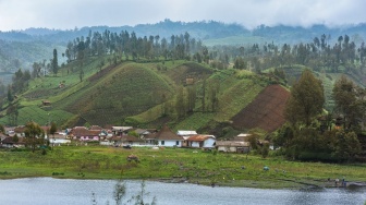 Krisis Biokultural Mengancam Indonesia: Saat Bahasa dan Ritual Penjaga Alam Mulai Punah