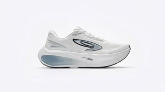 Merek Sepatu Lari Lokal yang Bagus Apa? Ini 5 Rekomendasi Seri Terlarisnya sesuai Review Pembeli