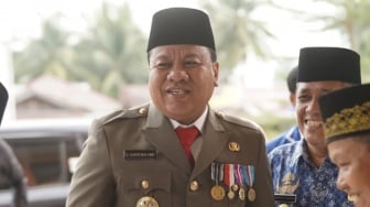 Profil Suhardiman Amby, Bupati Kuansing yang Masih Dikejar KPK