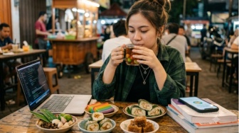 Jajan Dulu, Tenang Kemudian: Coping Mechanism ala Gen Z, Aman Diteruskan?
