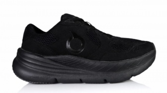7 Sepatu Ortuseight All Black, Hitam Stylish dan Empuk untuk Jalan Santai hingga Lari