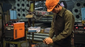 PHK Massal Buruh Pabrik: Benarkah Up-skilling Hanya Ilusi?