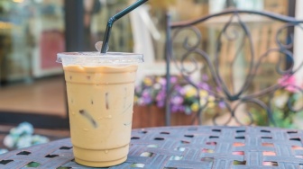 Segelas Es Kopi dan Stigma Boros yang Melekat pada Anak Muda
