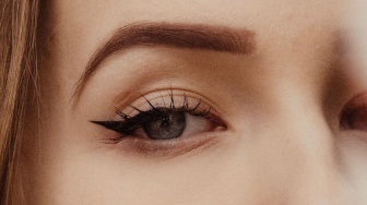 Cari Eyeliner Bagus? Ini 5 Pilihan yang Awet dan Dipuji Pengguna