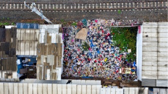 Mengapa Tempat Sampah yang Kotor Justru Membuat Orang Makin Sering Buang Sampah Sembarangan?