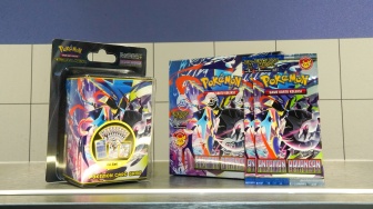 Resmi Rilis, Booster Pack Ancaman Bayangan Bawa Strategi Baru Pokemon TCG