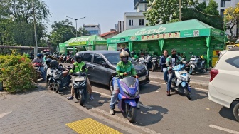 Itung-itungan Driver Ojol, Kenapa Pendapatannya Turun Setelah Potongan 8% Berlaku