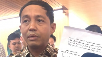 Raja Juli Akui Bupati Kuansing Tinggalkan Amplop di Kantornya