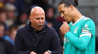 Virgil Van Dijk Batal Gantung Sepatu? Sosok Arne Slot Jadi Kunci