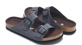 5 Sandal MyFeet untuk Jalan-jalan Tanpa Nyeri Tumit Rekomendasi Dokter