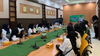 PNM dan KKP Tingkatkan Daya Saing Pengusaha Pindang Cukanggenteng melalui Pendampingan Terpadu
